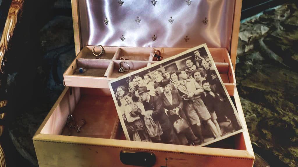 Arkansas Time Traveler Caught on Camera